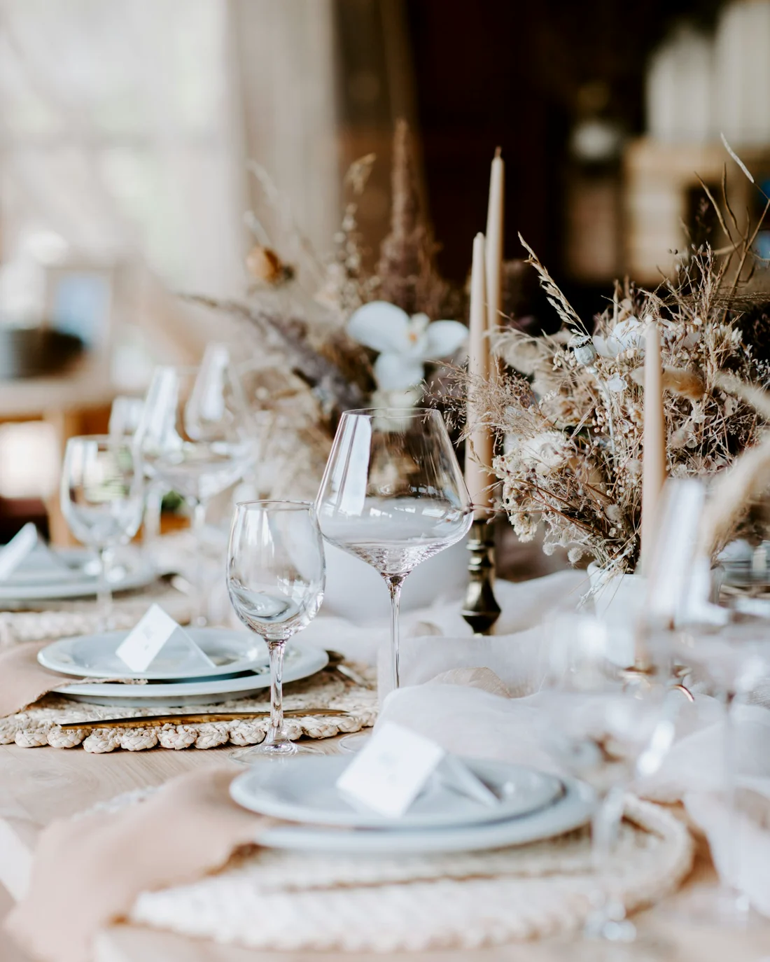 Table dressée pour une réception